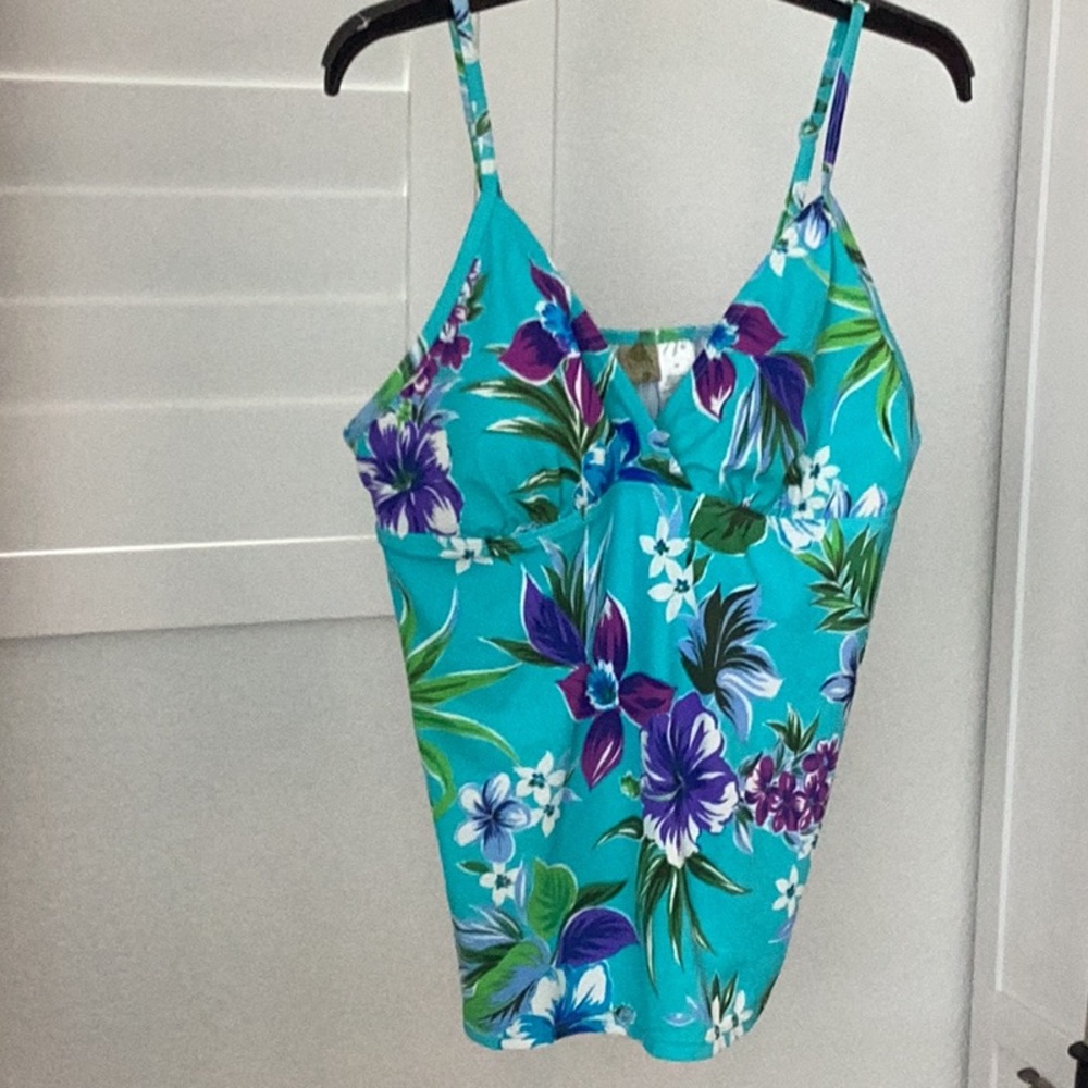 Islander Tropical Floral Swimsuit top, Size 16, NWT